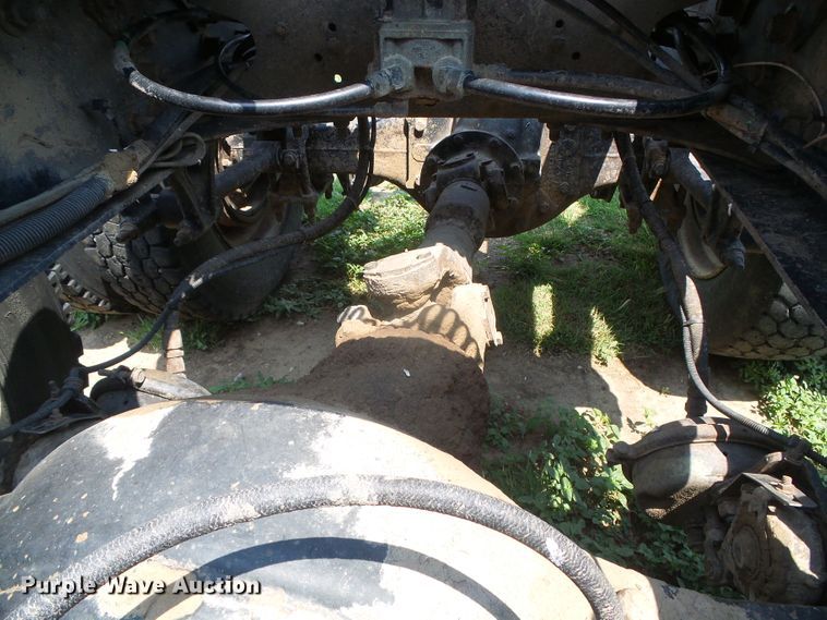 image for item DI5686 1996 Freightliner FLD112  semi truck