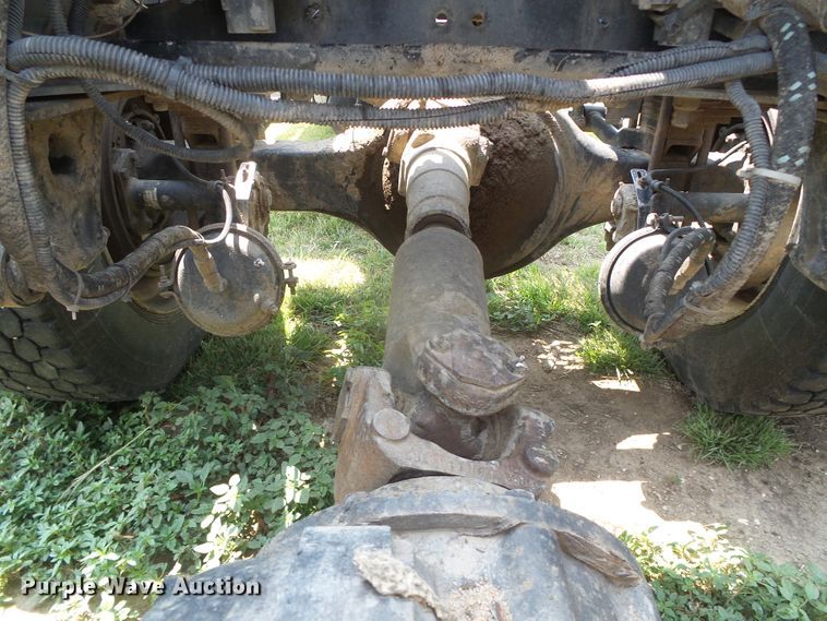 image for item DI5686 1996 Freightliner FLD112  semi truck