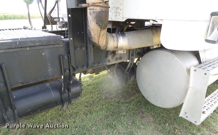 image for item DI5686 1996 Freightliner FLD112  semi truck