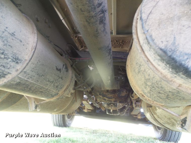 image for item DI5686 1996 Freightliner FLD112  semi truck