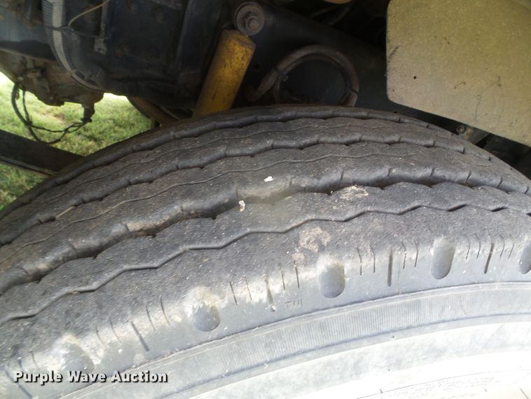 image for item DI5686 1996 Freightliner FLD112  semi truck