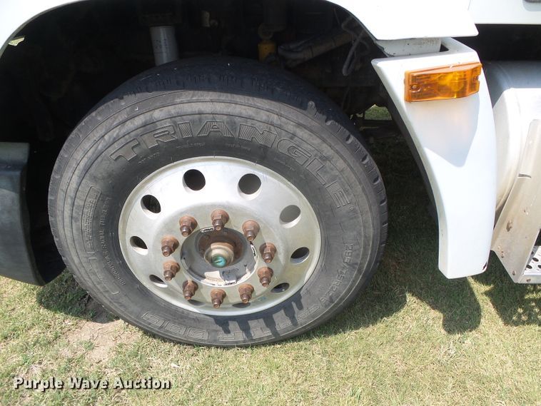 image for item DI5686 1996 Freightliner FLD112  semi truck