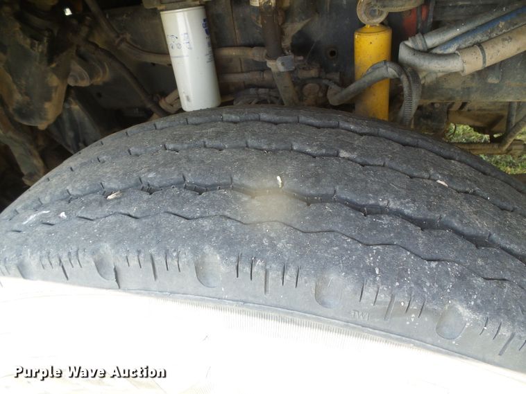 image for item DI5686 1996 Freightliner FLD112  semi truck