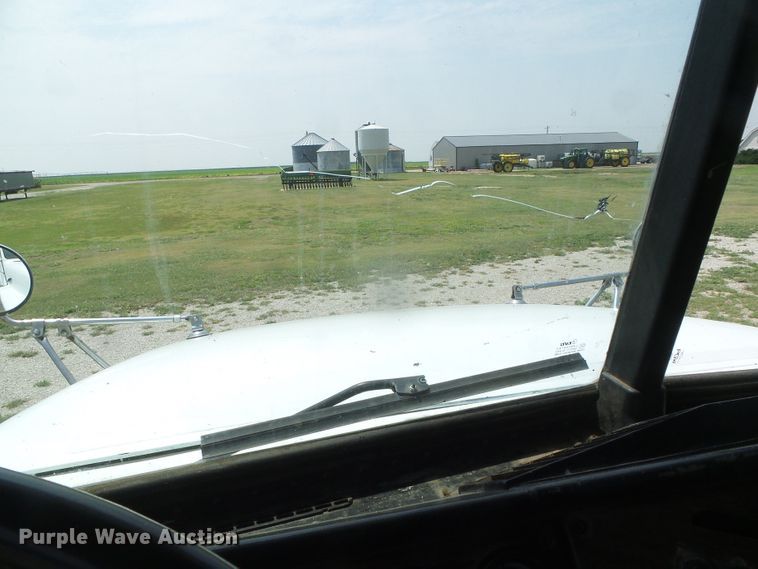 image for item DI5686 1996 Freightliner FLD112  semi truck