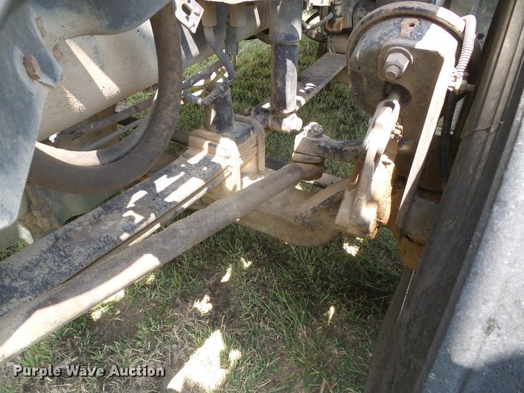 image for item DI5688 2005 Freightliner Columbia 120  semi truck