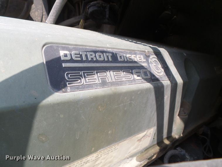 image for item DI5688 2005 Freightliner Columbia 120  semi truck