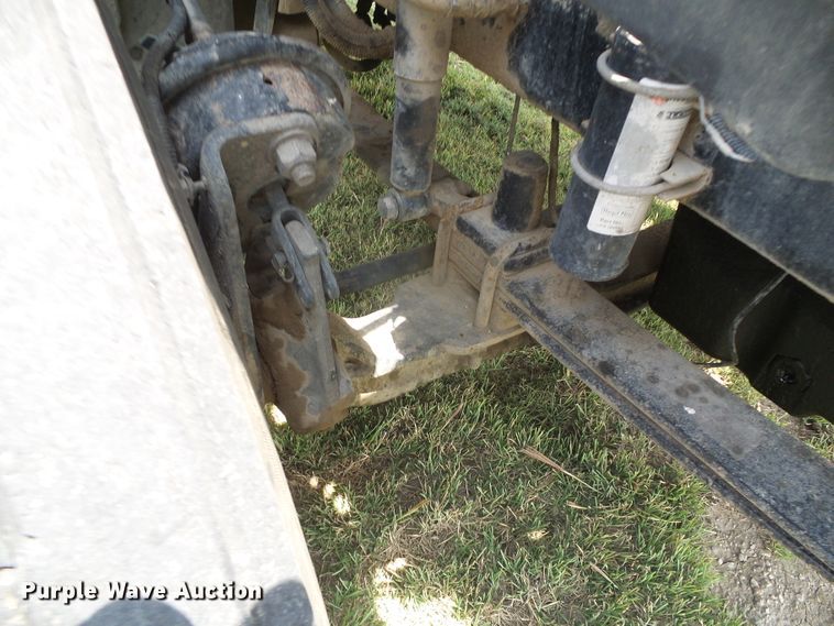 image for item DI5688 2005 Freightliner Columbia 120  semi truck