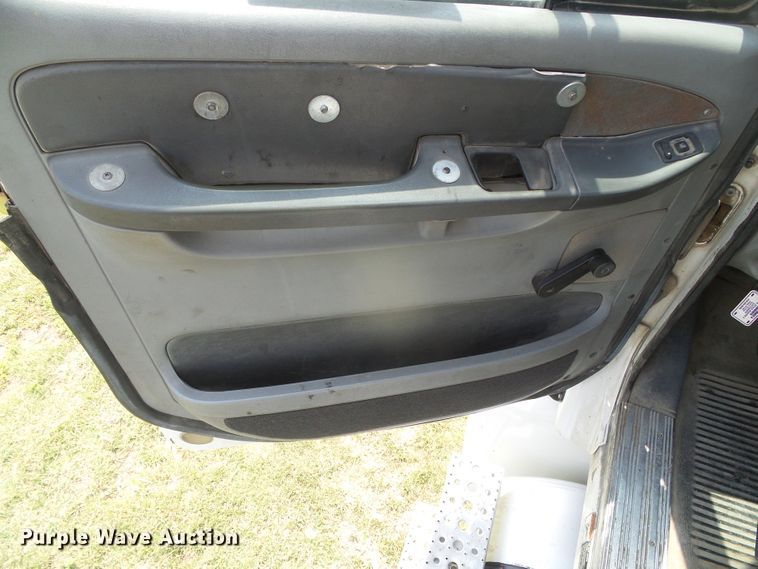 image for item DI5688 2005 Freightliner Columbia 120  semi truck