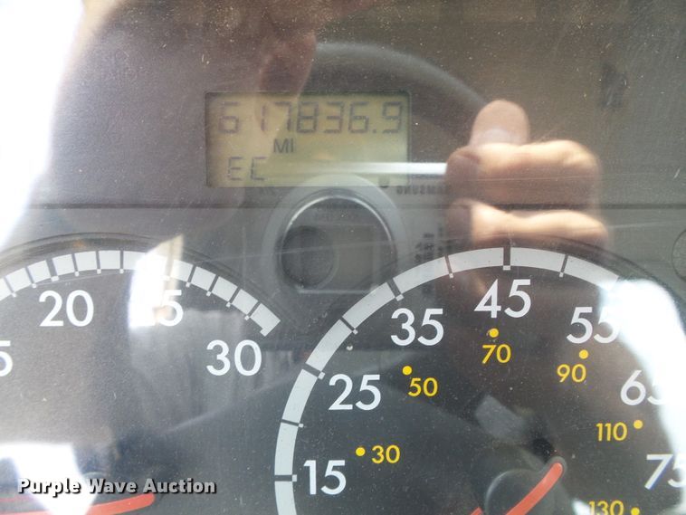 image for item DI5688 2005 Freightliner Columbia 120  semi truck