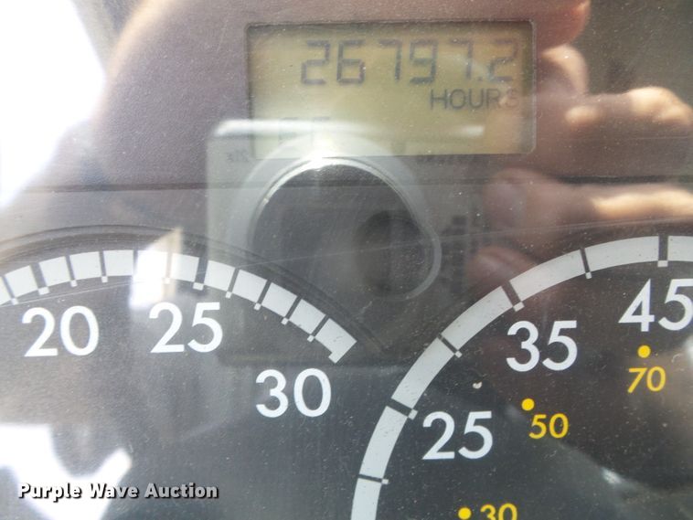 image for item DI5688 2005 Freightliner Columbia 120  semi truck