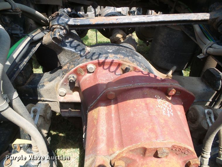 image for item DI5688 2005 Freightliner Columbia 120  semi truck