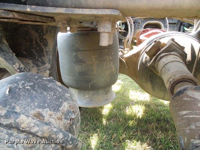 image for item DI5688 2005 Freightliner Columbia 120  semi truck