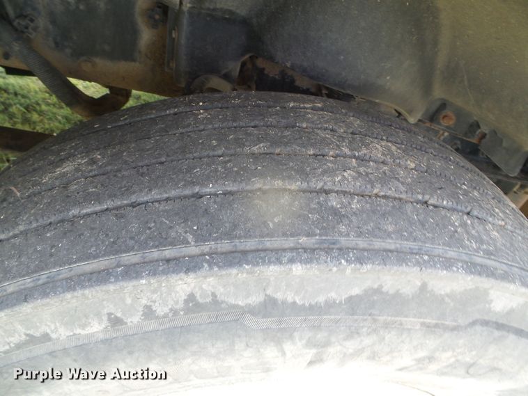 image for item DI5688 2005 Freightliner Columbia 120  semi truck