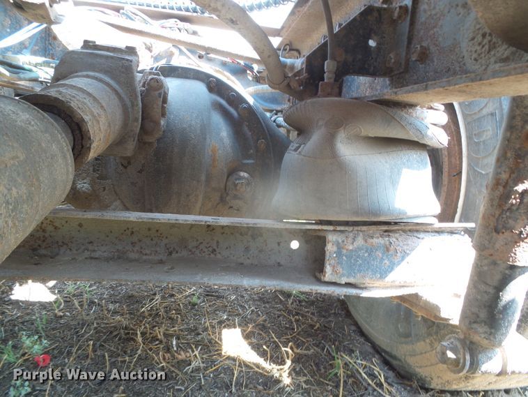 image for item DI5689 1997 International 8200  semi truck