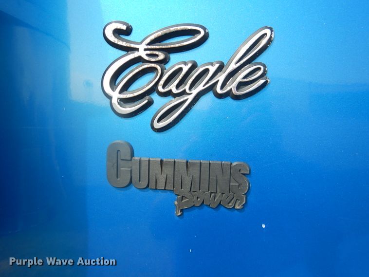 image for item DJ8868 2000 International 9900i  semi truck