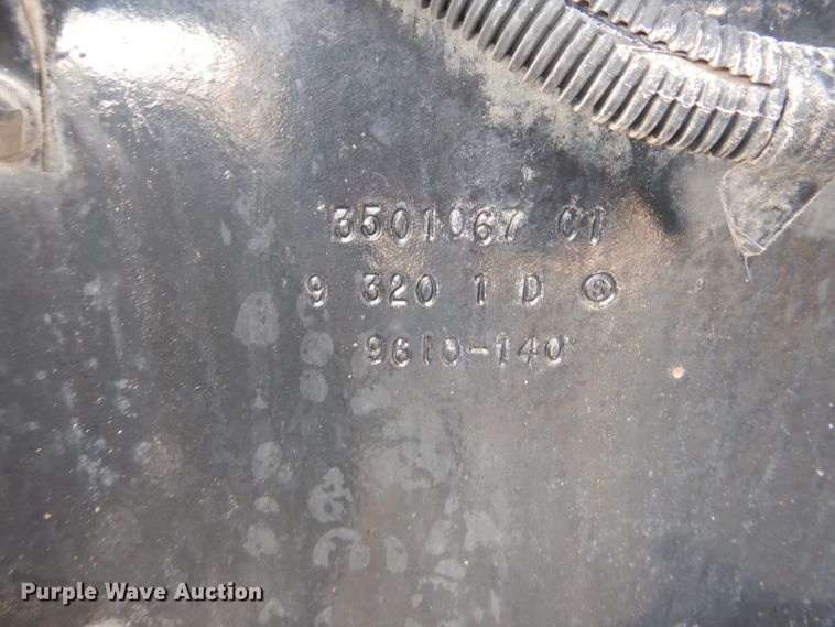 image for item DJ8868 2000 International 9900i  semi truck