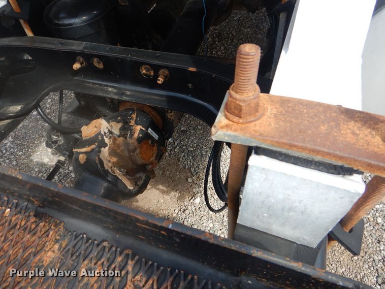 image for item DJ8868 2000 International 9900i  semi truck