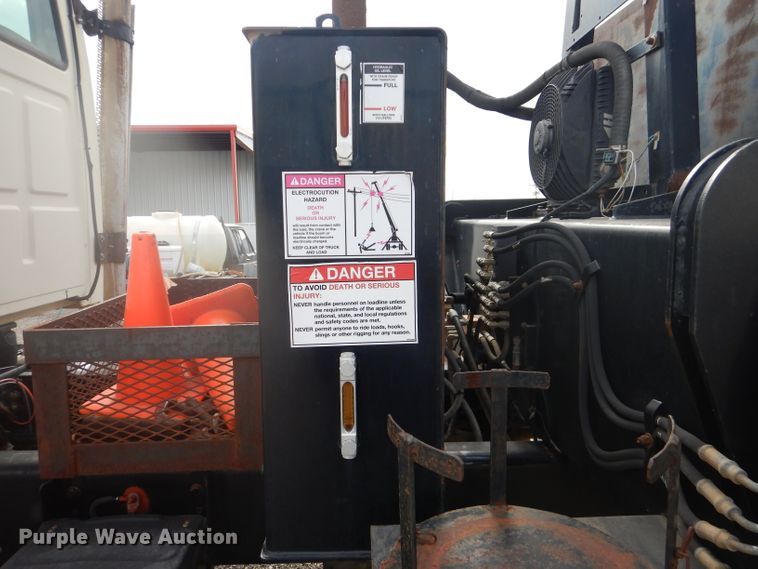 image for item DJ8869 2007 Sterling L9500  crane truck