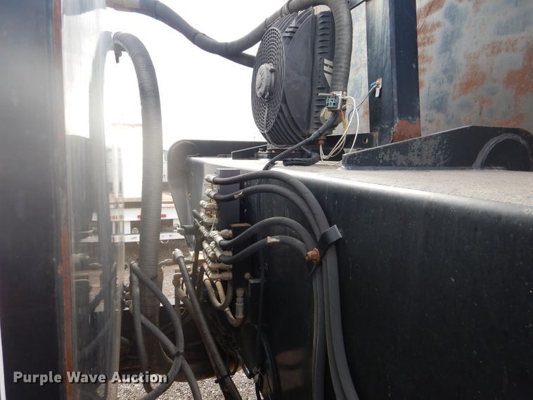 image for item DJ8869 2007 Sterling L9500  crane truck