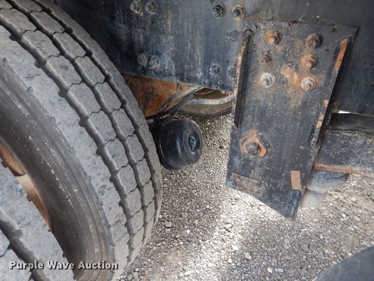 image for item DJ8869 2007 Sterling L9500  crane truck