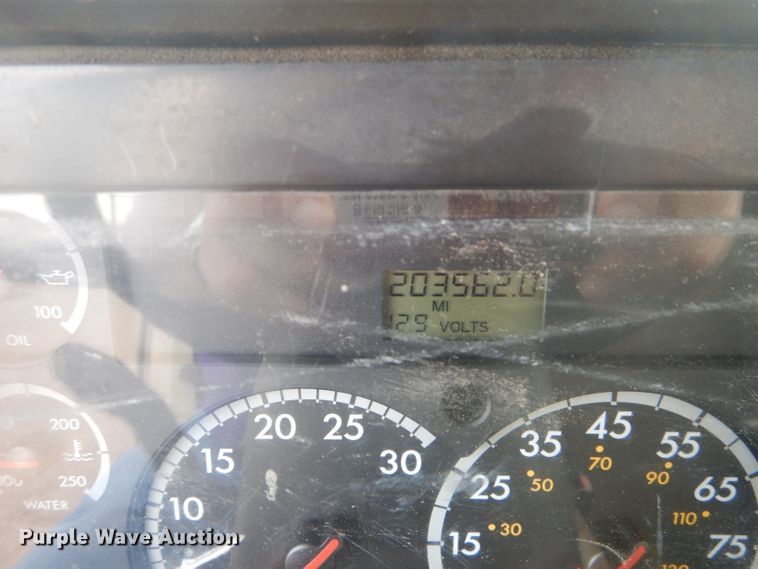 image for item DJ8869 2007 Sterling L9500  crane truck