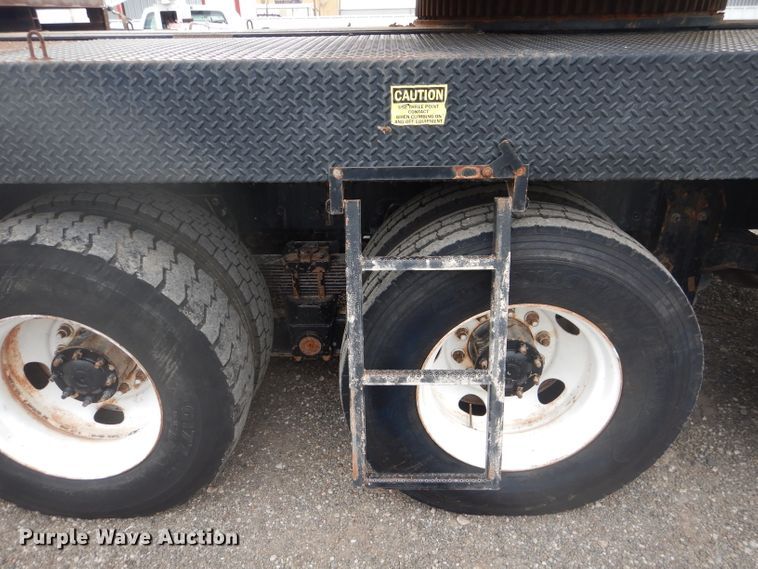 image for item DJ8869 2007 Sterling L9500  crane truck