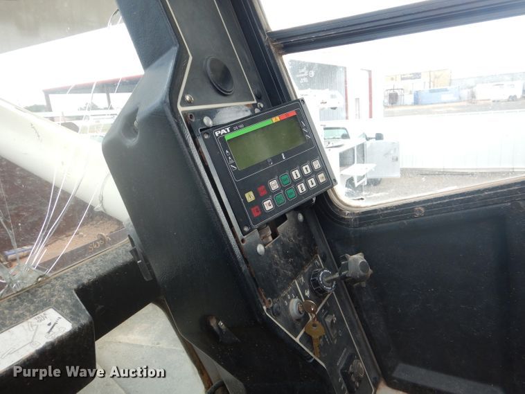 image for item DJ8869 2007 Sterling L9500  crane truck