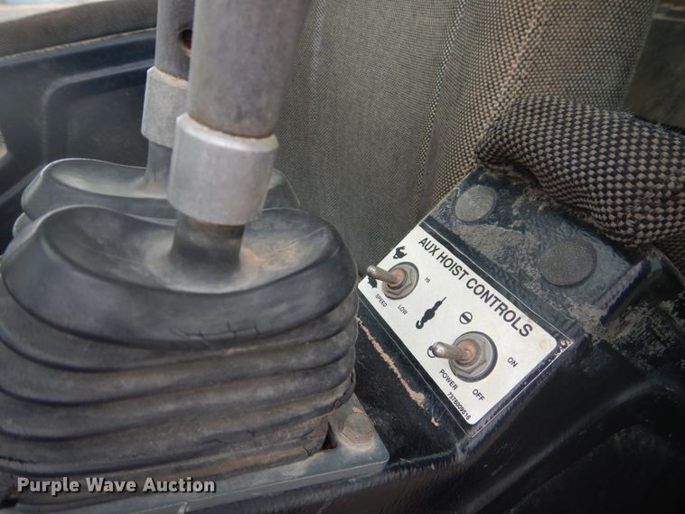 image for item DJ8869 2007 Sterling L9500  crane truck