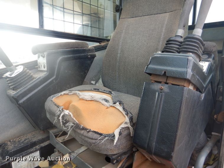 image for item DJ8869 2007 Sterling L9500  crane truck