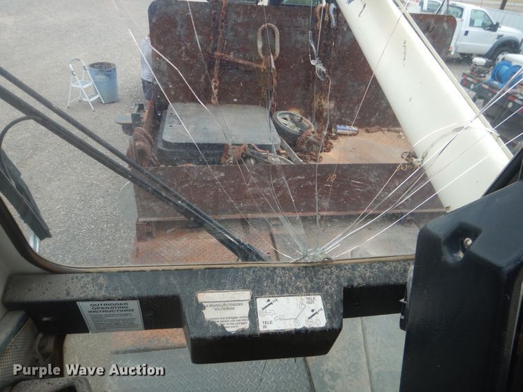 image for item DJ8869 2007 Sterling L9500  crane truck