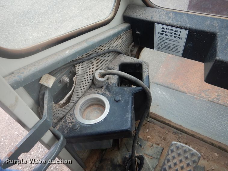 image for item DJ8869 2007 Sterling L9500  crane truck