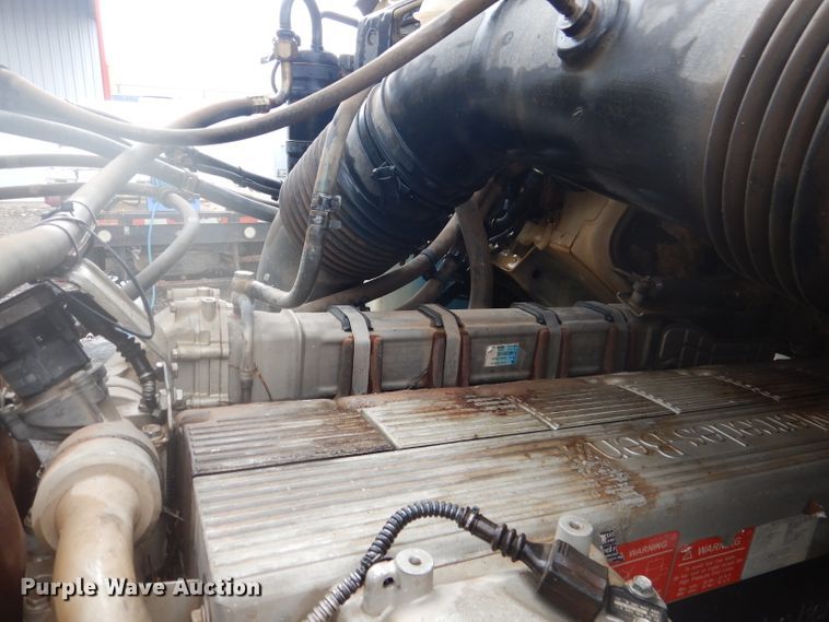 image for item DJ8869 2007 Sterling L9500  crane truck