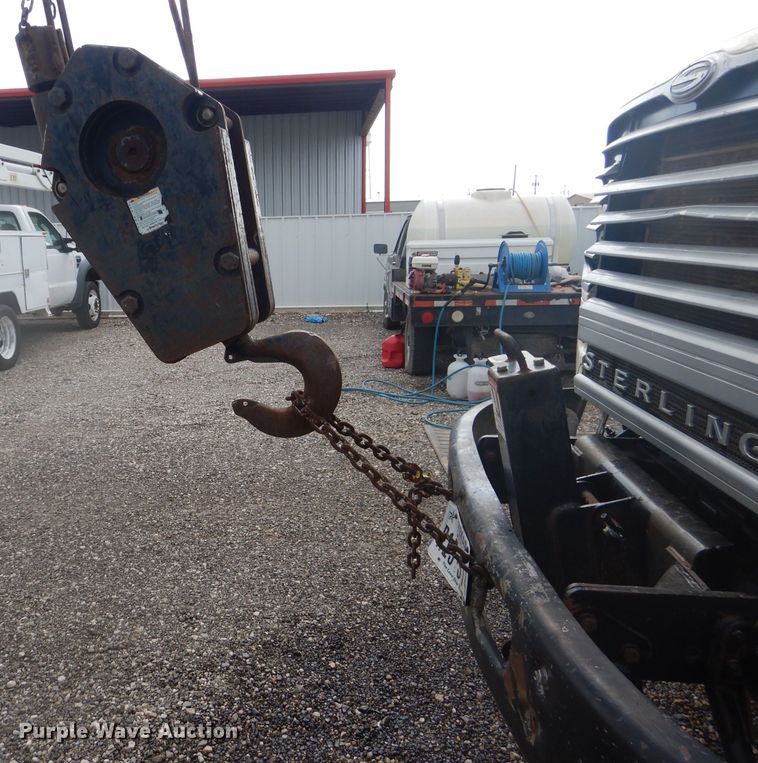 image for item DJ8869 2007 Sterling L9500  crane truck