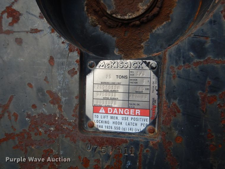 image for item DJ8869 2007 Sterling L9500  crane truck