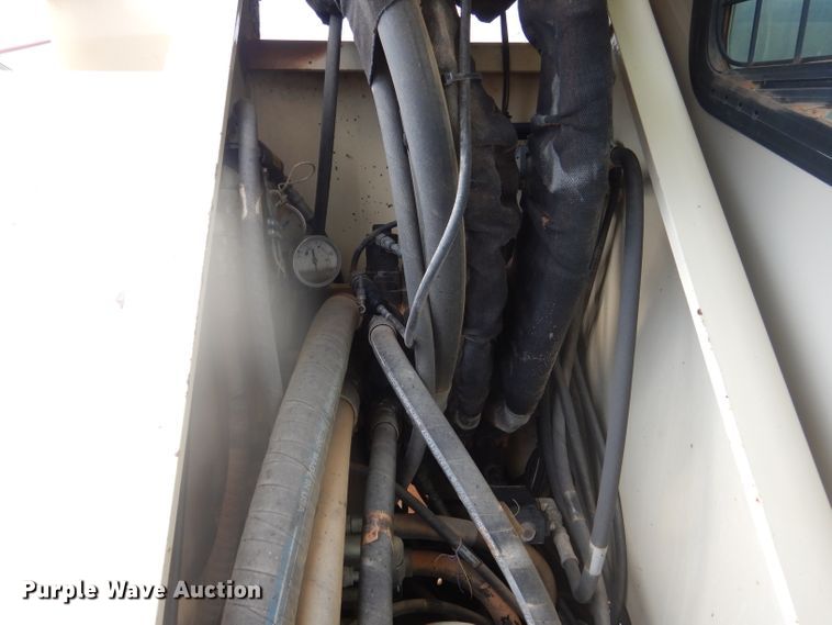 image for item DJ8869 2007 Sterling L9500  crane truck