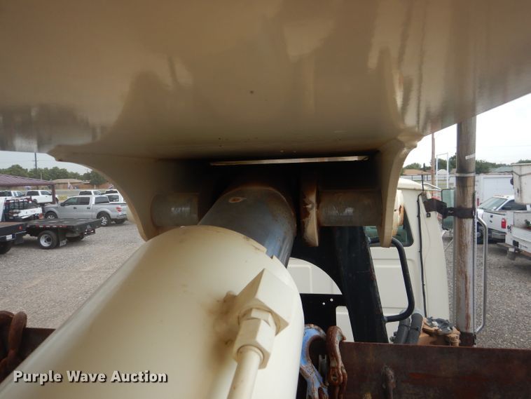 image for item DJ8869 2007 Sterling L9500  crane truck