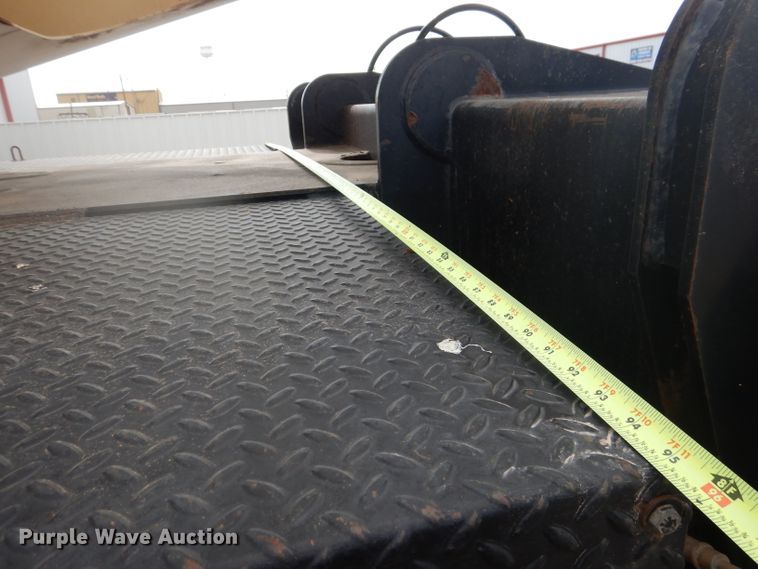 image for item DJ8869 2007 Sterling L9500  crane truck