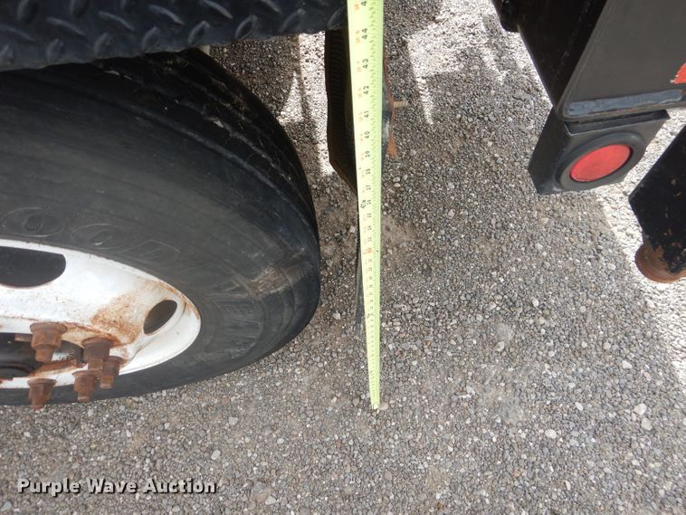 image for item DJ8869 2007 Sterling L9500  crane truck