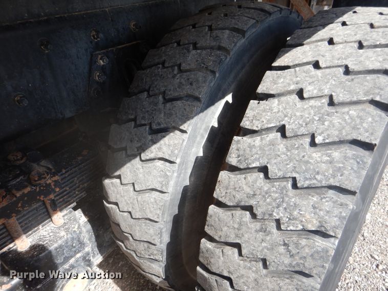 image for item DJ8869 2007 Sterling L9500  crane truck