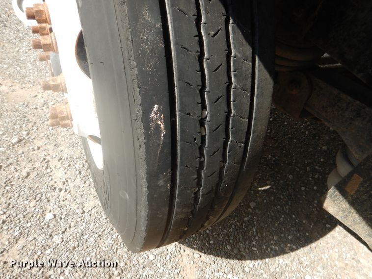 image for item DJ8869 2007 Sterling L9500  crane truck