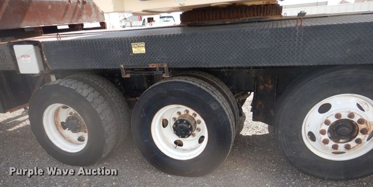 image for item DJ8869 2007 Sterling L9500  crane truck