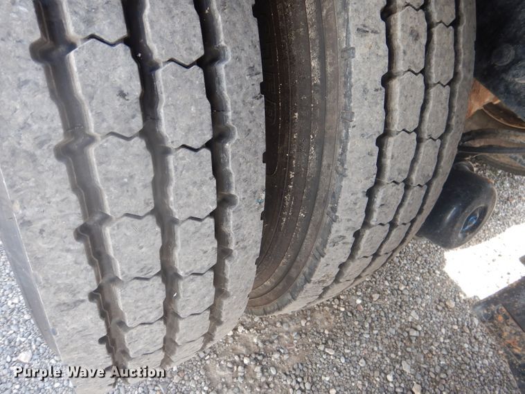 image for item DJ8869 2007 Sterling L9500  crane truck