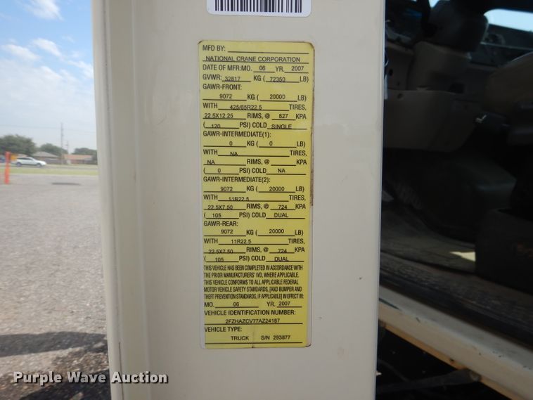 image for item DJ8869 2007 Sterling L9500  crane truck