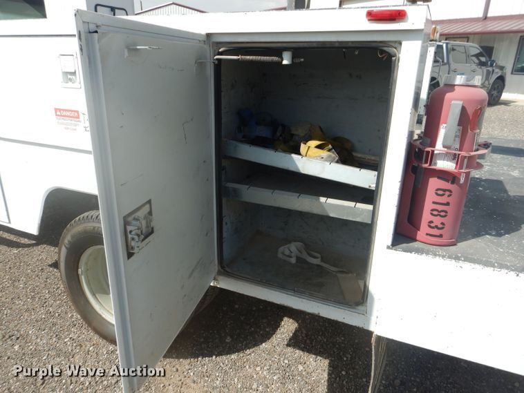 image for item DJ8870 2008 Ford F350 Super Duty  bucket truck