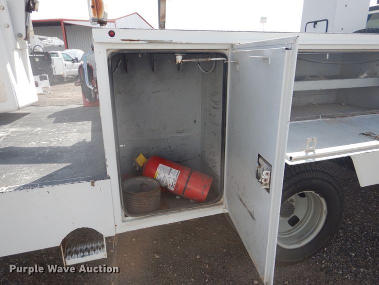 image for item DJ8870 2008 Ford F350 Super Duty  bucket truck