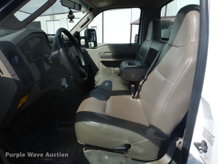 image for item DJ8870 2008 Ford F350 Super Duty  bucket truck