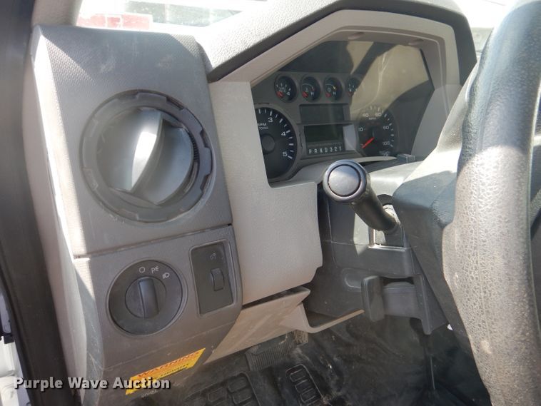 image for item DJ8870 2008 Ford F350 Super Duty  bucket truck