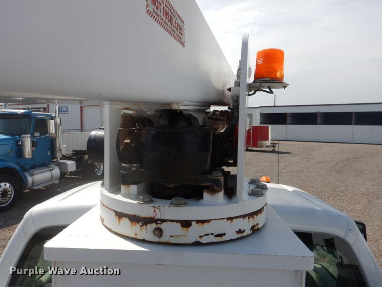 image for item DJ8870 2008 Ford F350 Super Duty  bucket truck