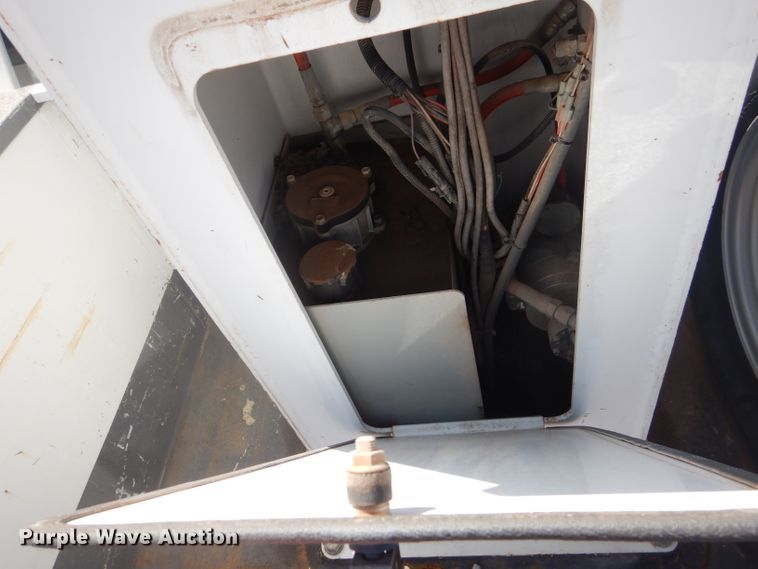 image for item DJ8870 2008 Ford F350 Super Duty  bucket truck