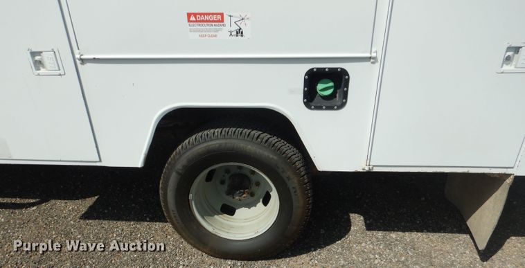 image for item DJ8870 2008 Ford F350 Super Duty  bucket truck